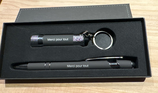 Ensemble cadeau de stylo à encre noire et lampe au DEL